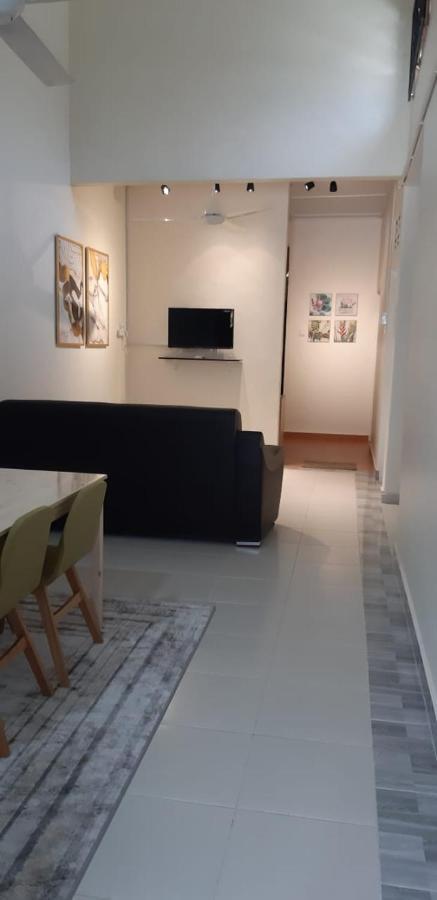 Ain's Muslim Friendly Homestay